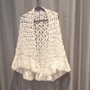 Vintage Sally Gee Loose Knit Shawl Cottagecore Grandma Chic